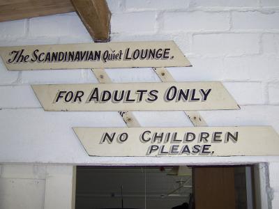 Scandinavian-Quiet-Lounge-Sign-Top-Camp